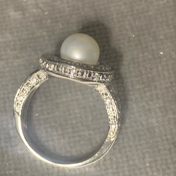 Pearl Ring - Picture 3 of 3